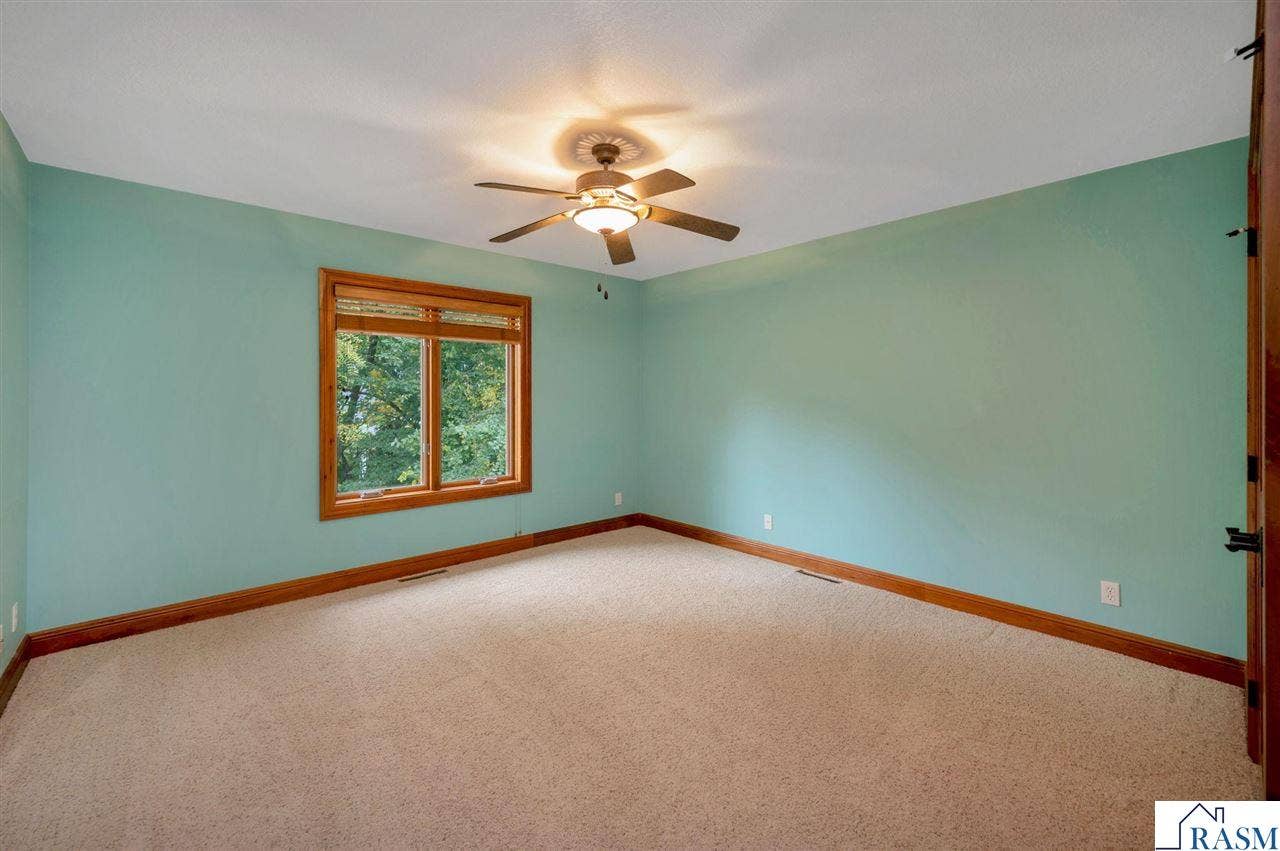 18 Newcastle Court, North Mankato, MN 56003