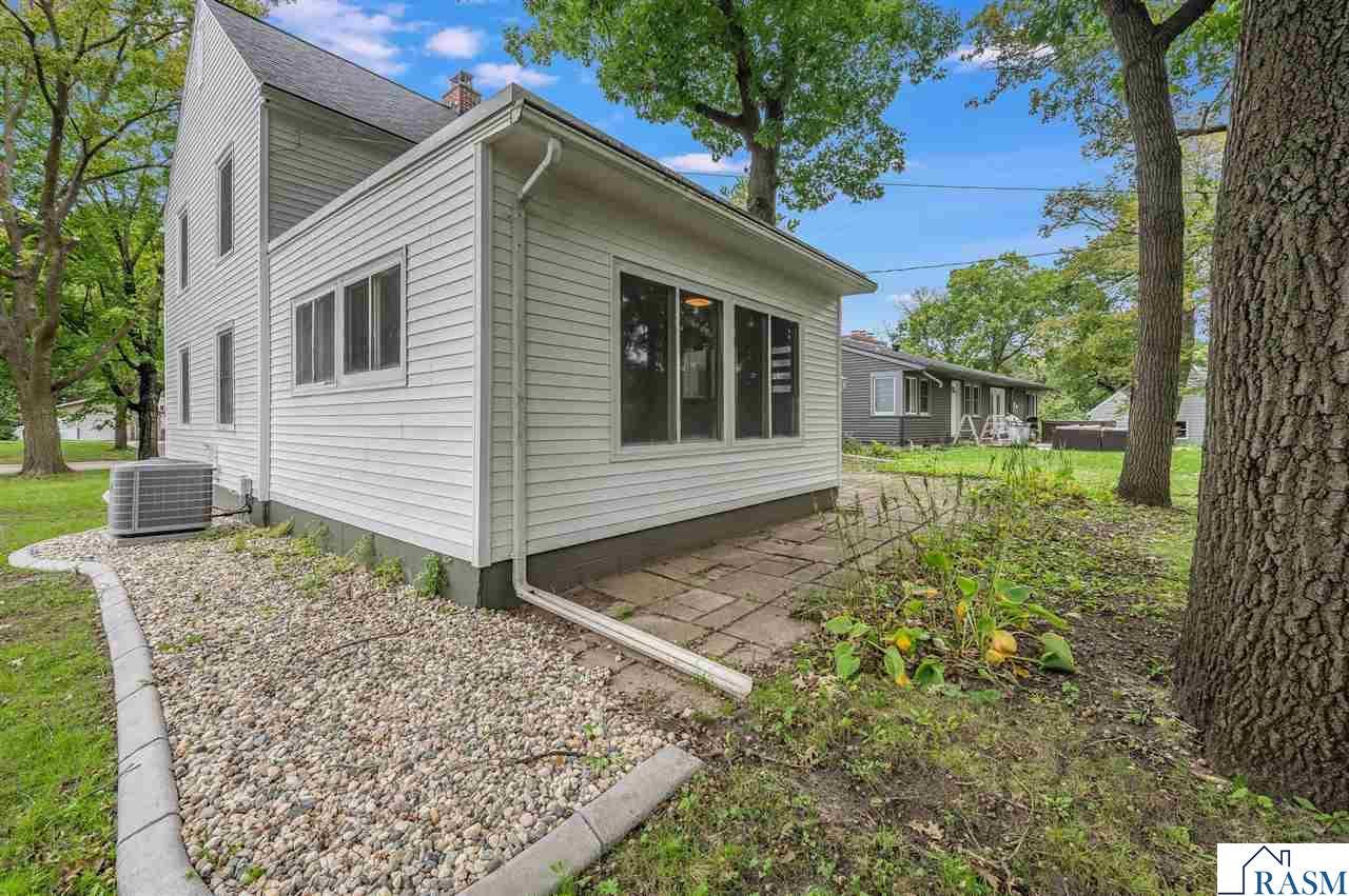 108 Ridge Court, Mankato, MN 56001