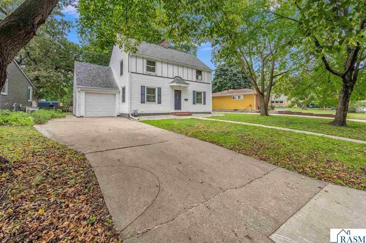 108 Ridge Court, Mankato, MN 56001