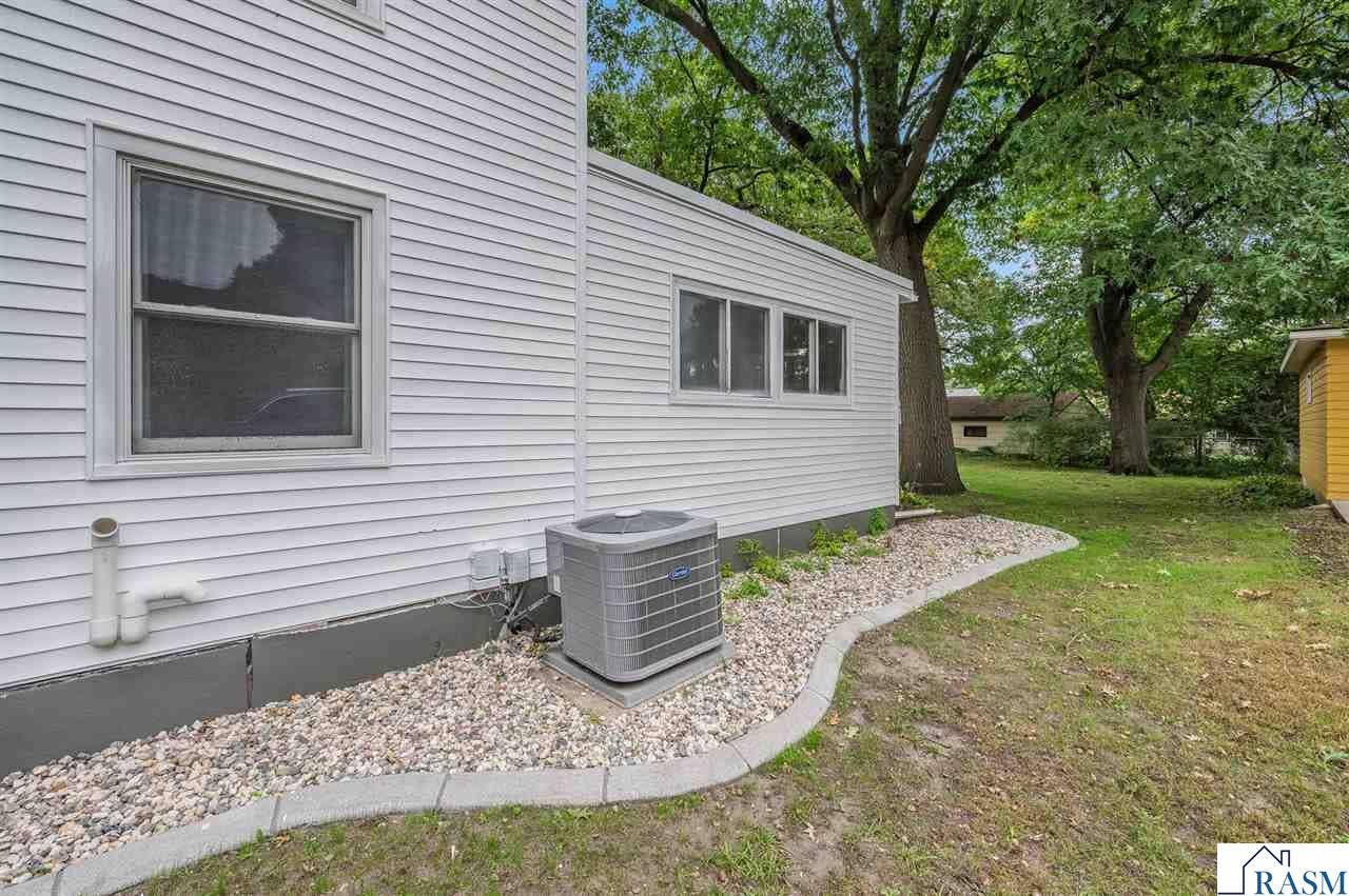 108 Ridge Court, Mankato, MN 56001
