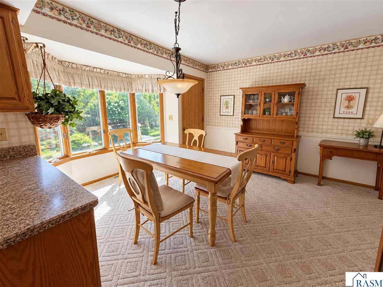 130 Eastwood Dr, Mankato, MN 56001