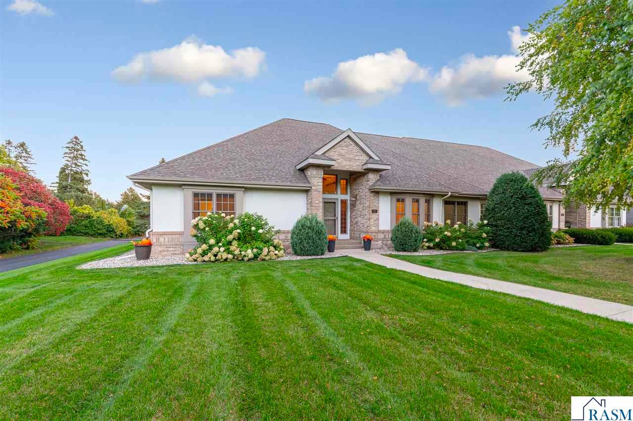 123 Woodhill Court, Mankato, MN 56001