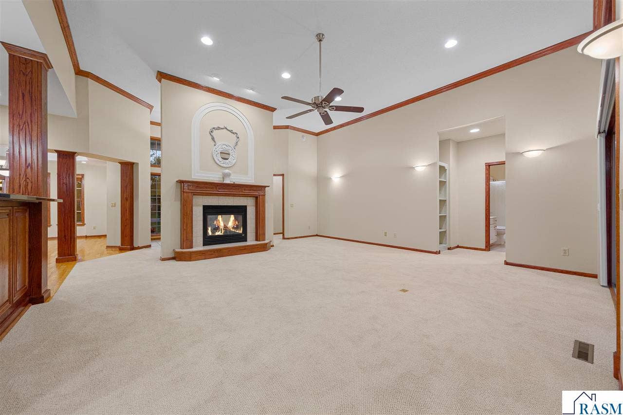 123 Woodhill Court, Mankato, MN 56001