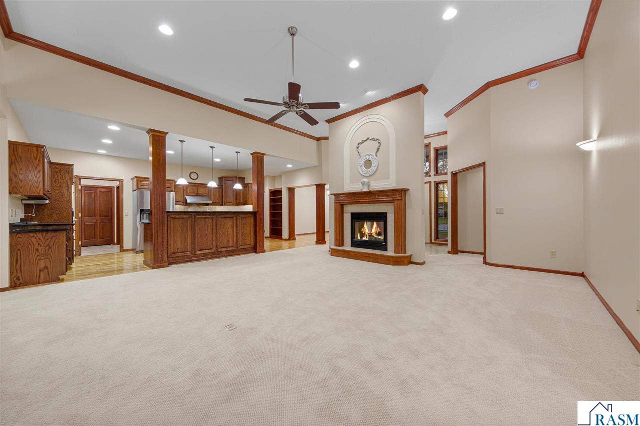 123 Woodhill Court, Mankato, MN 56001