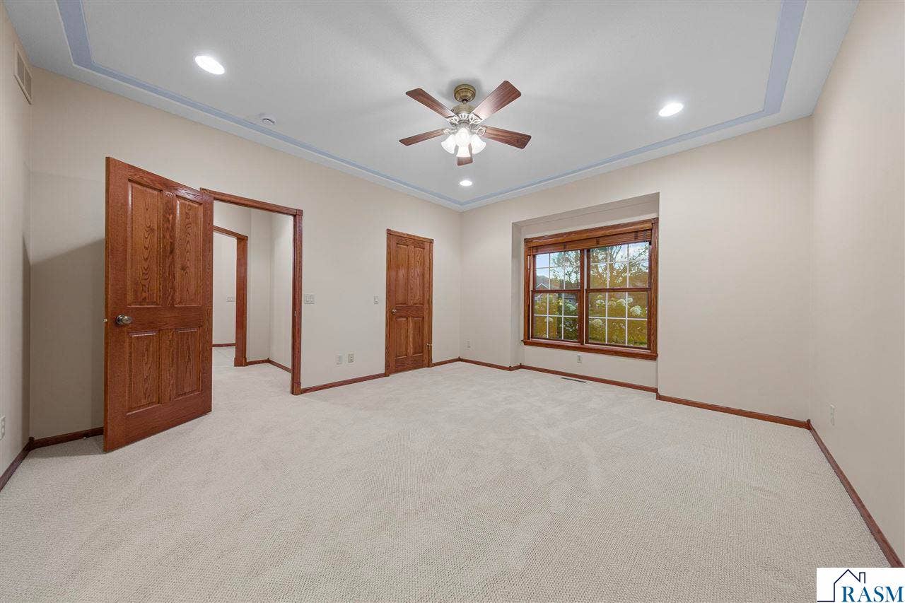 123 Woodhill Court, Mankato, MN 56001