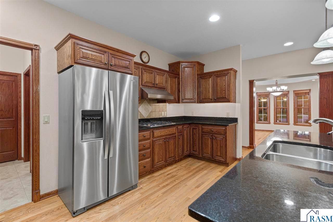 123 Woodhill Court, Mankato, MN 56001
