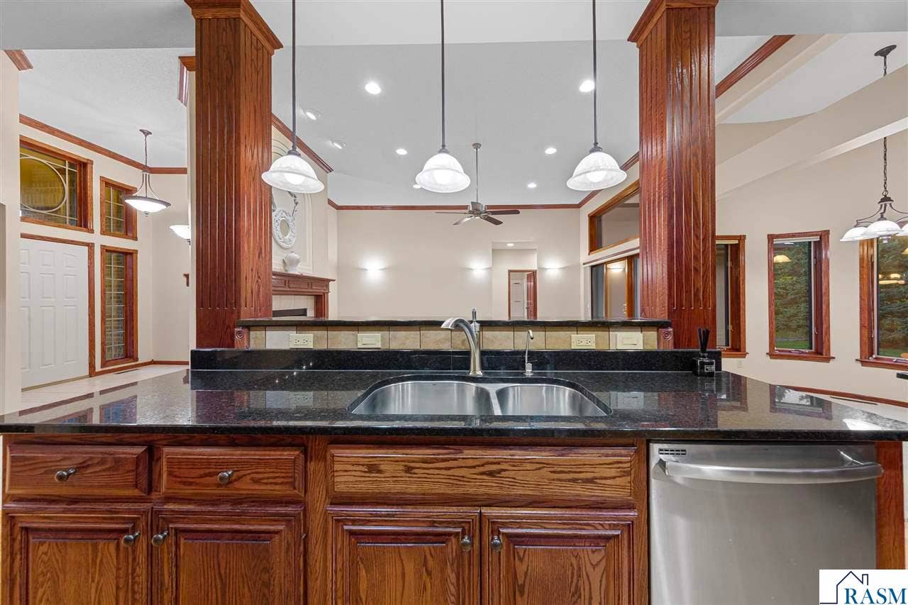 123 Woodhill Court, Mankato, MN 56001