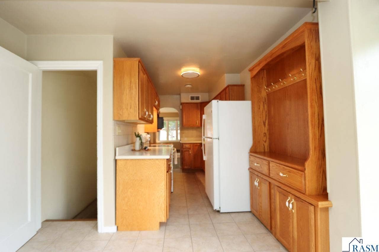 1311 N 5th Street, Mankato, MN 56001