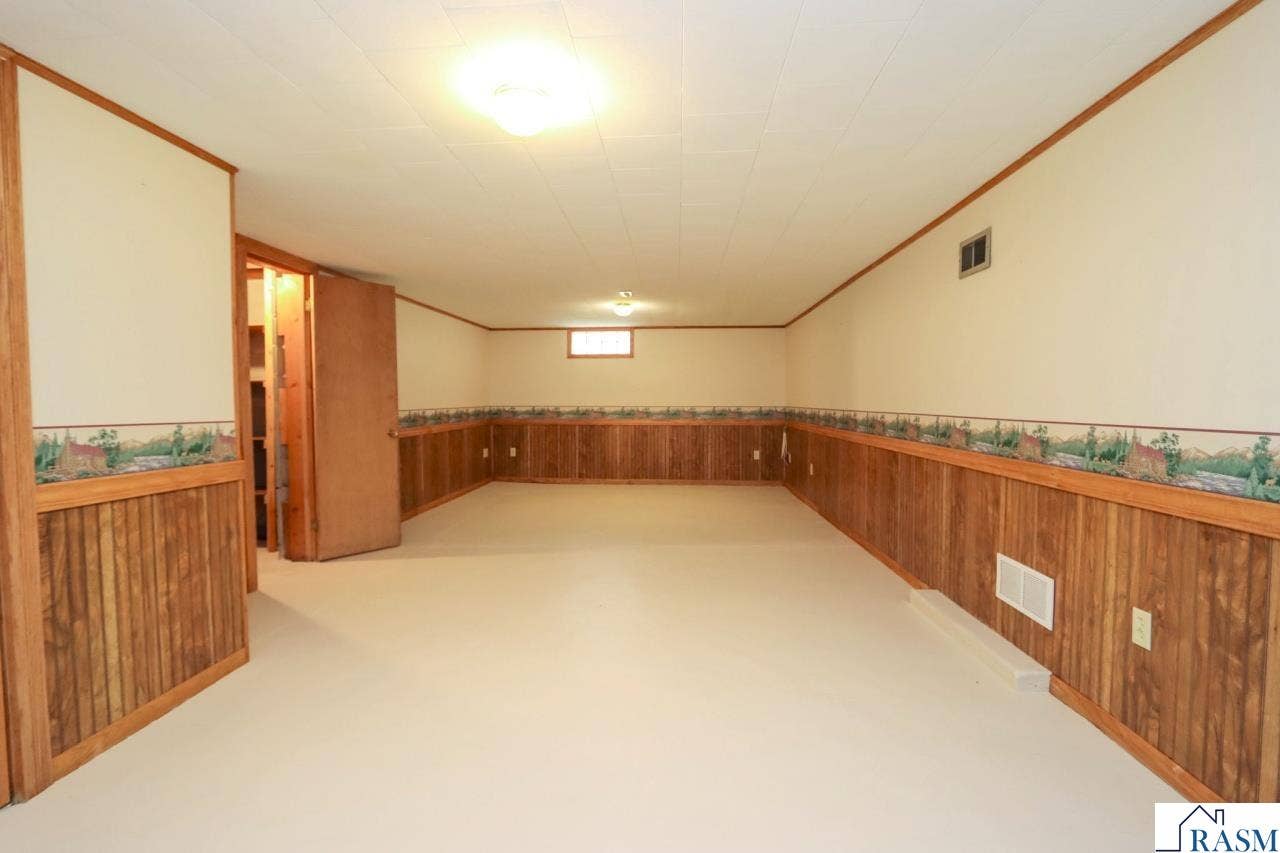 1311 N 5th Street, Mankato, MN 56001