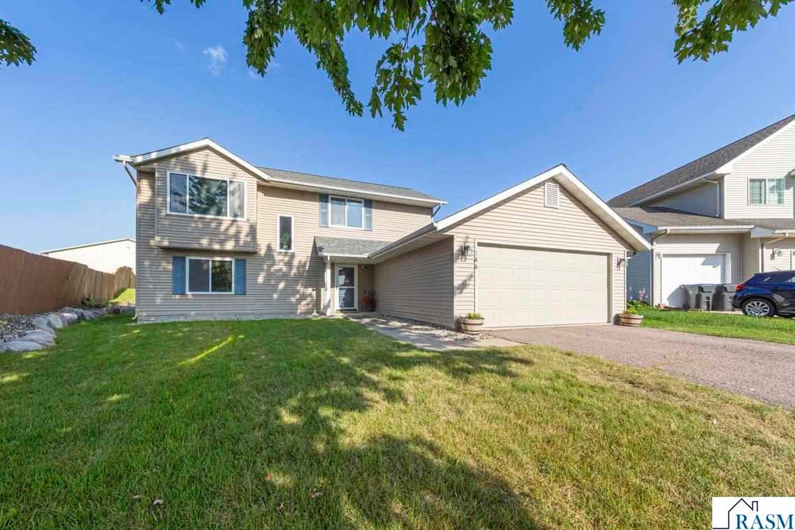 144 Gambrelle Court, Mankato, MN 56001 | MLS # 267041858