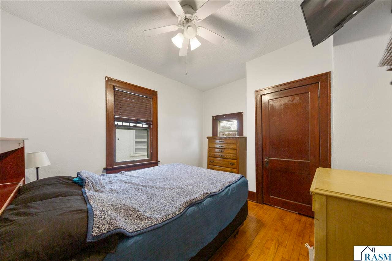 910 N 2nd Street, Mankato, MN 56001