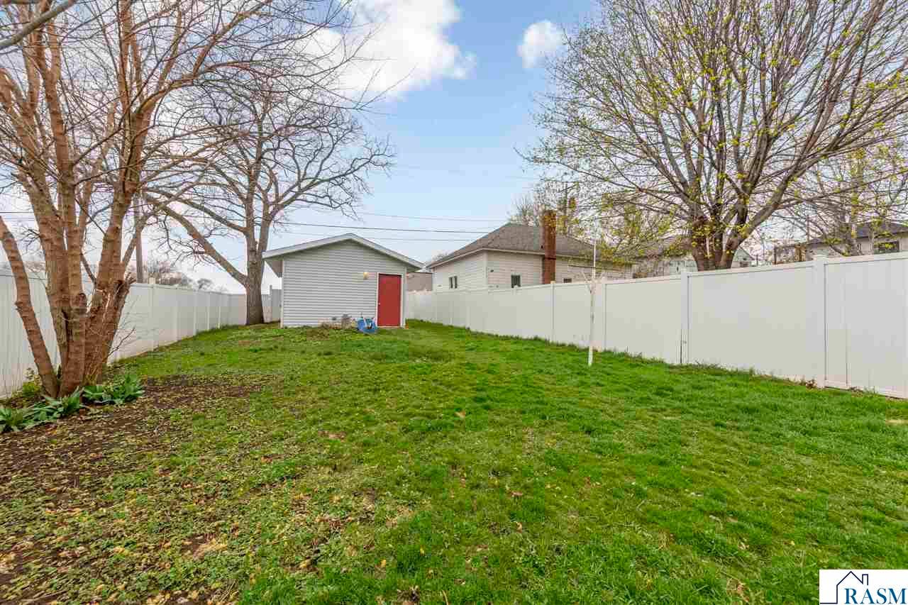 910 N 2nd Street, Mankato, MN 56001