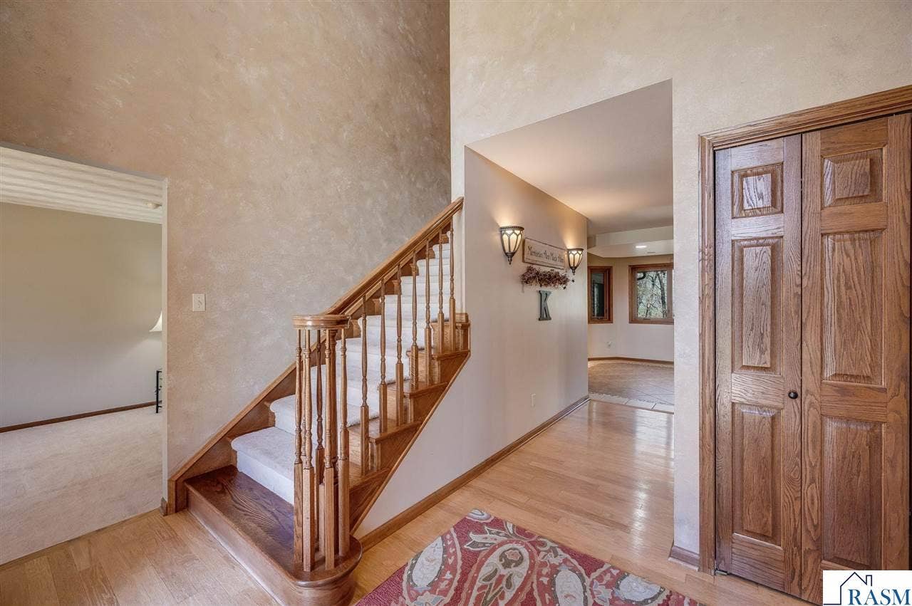 180 JoRay Drive, Mankato, MN 56001