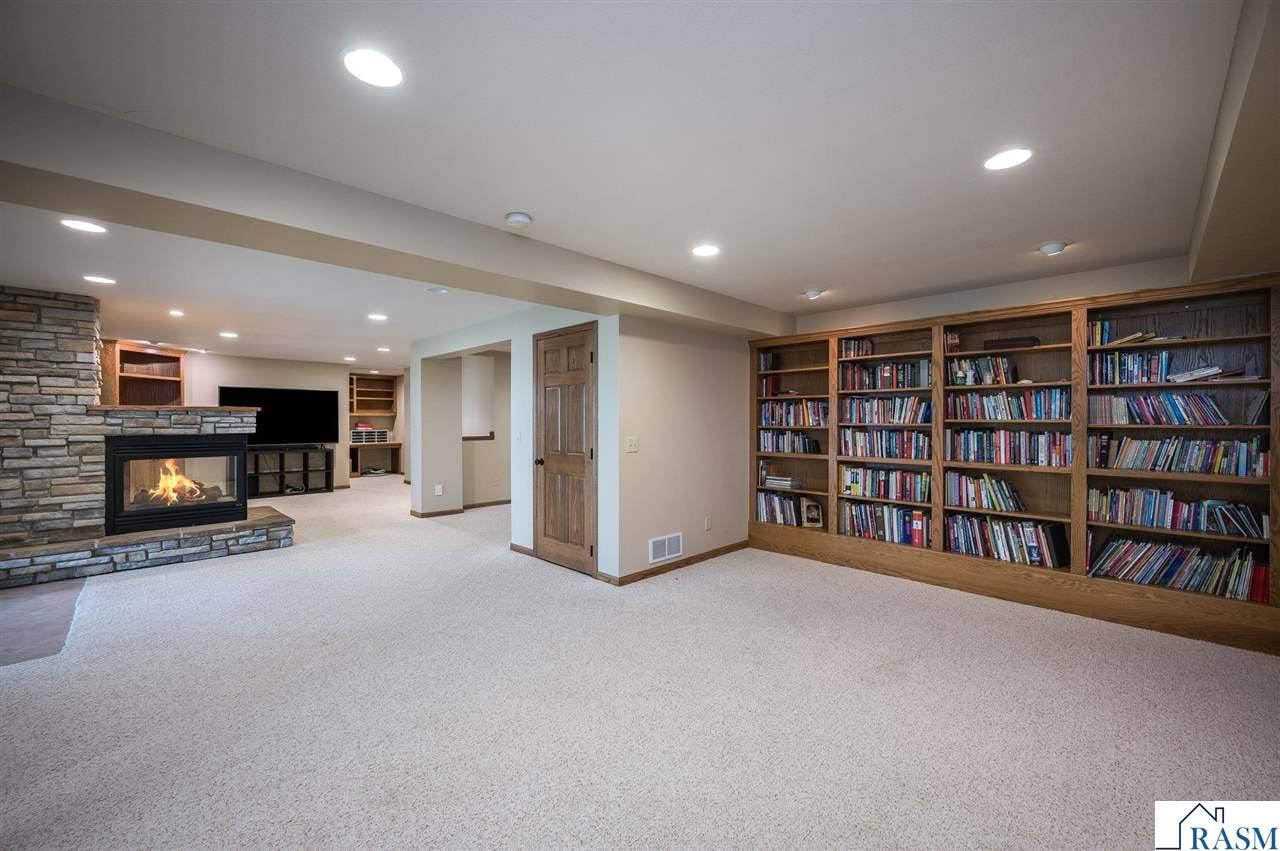 180 JoRay Drive, Mankato, MN 56001