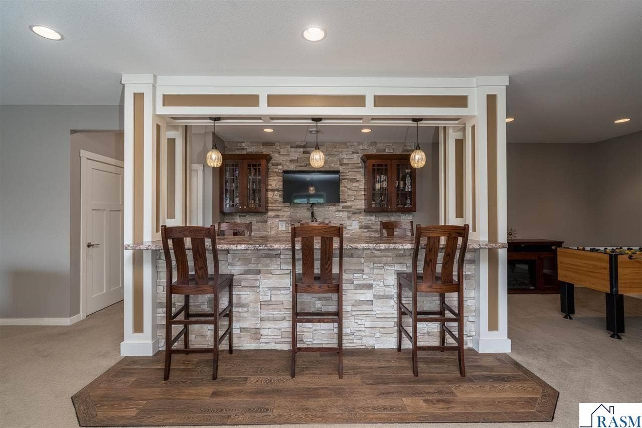 112 Hidden Oaks Circle, Mankato, MN 56001