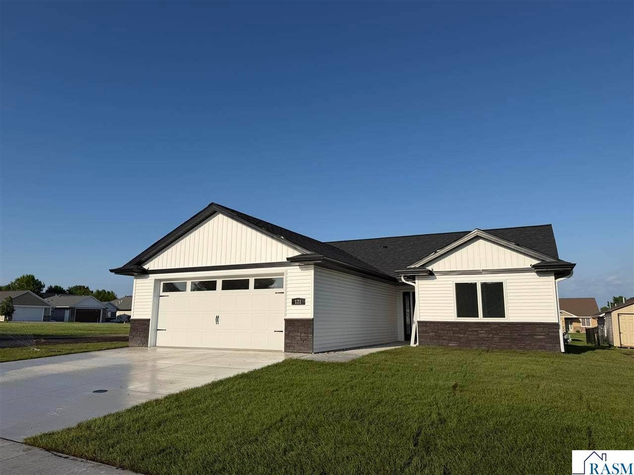 121 Copper Village Circle, Mankato, MN 56001