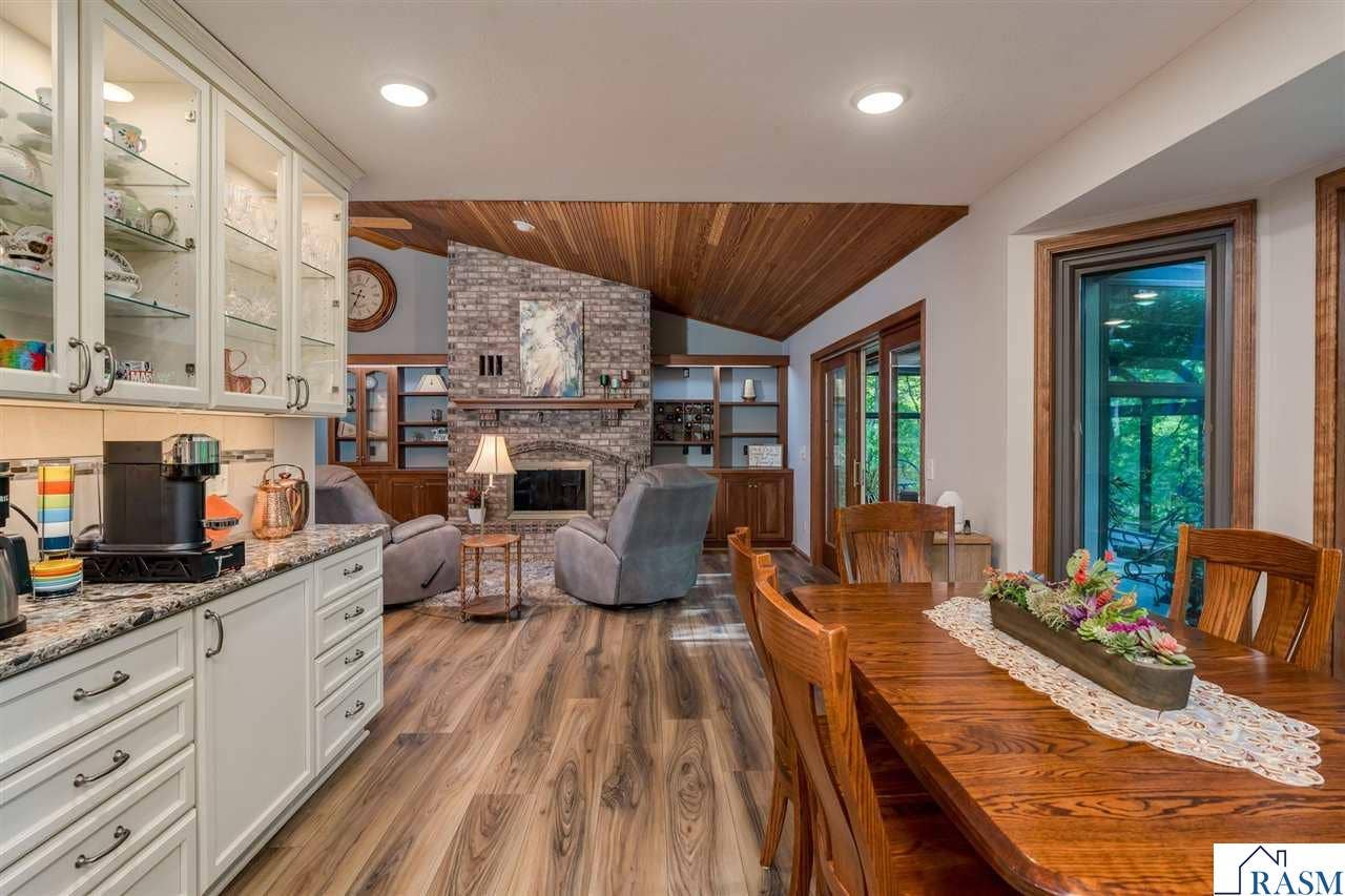 25 Crown Hill Lane, Mankato, MN 56001