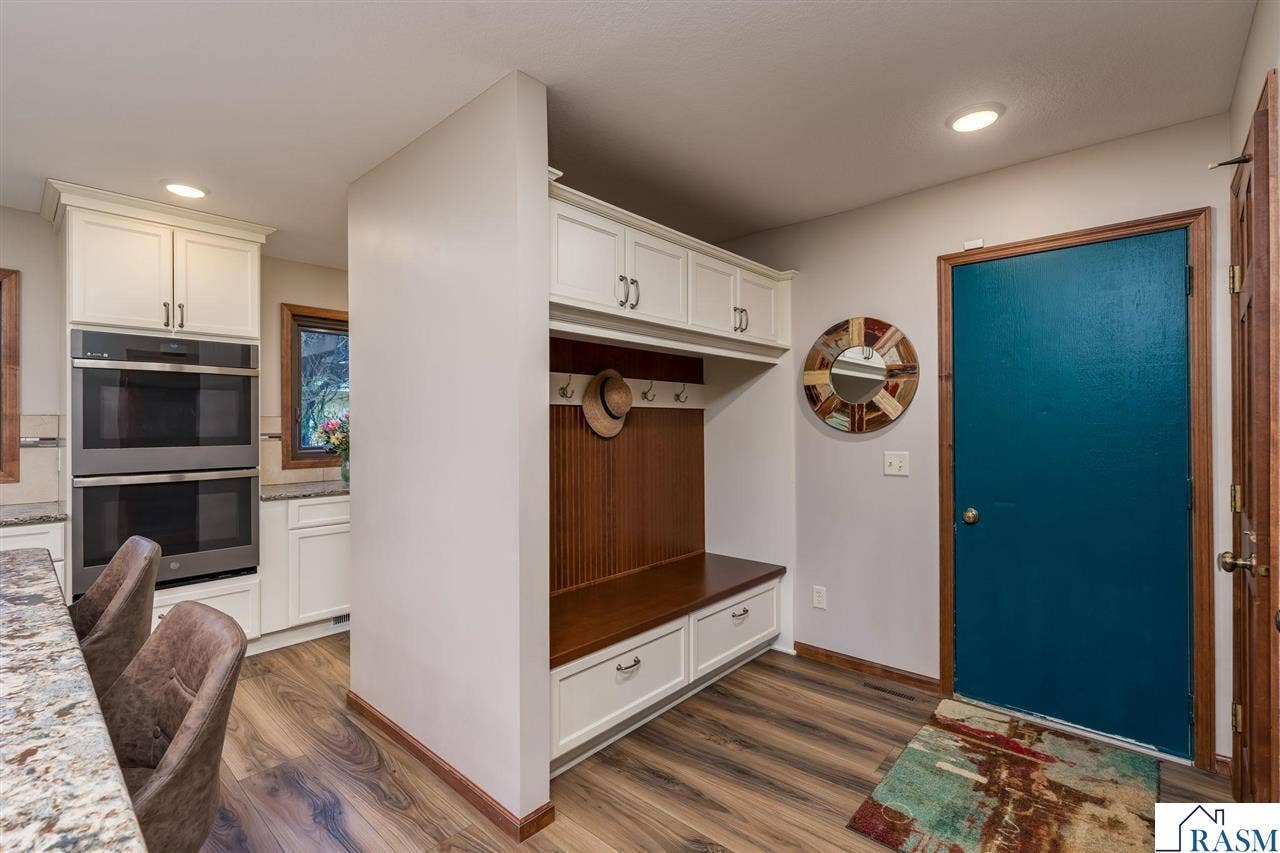 25 Crown Hill Lane, Mankato, MN 56001