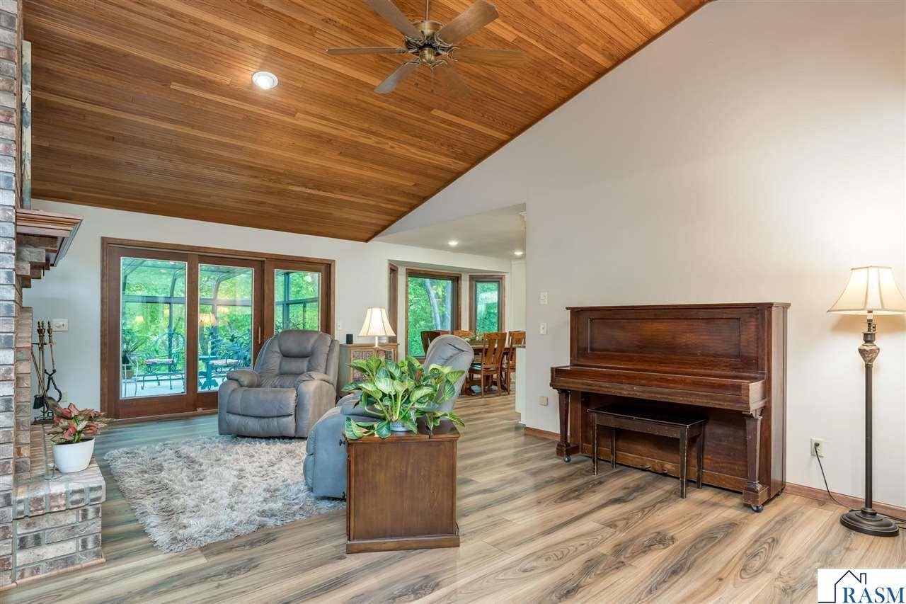 25 Crown Hill Lane, Mankato, MN 56001