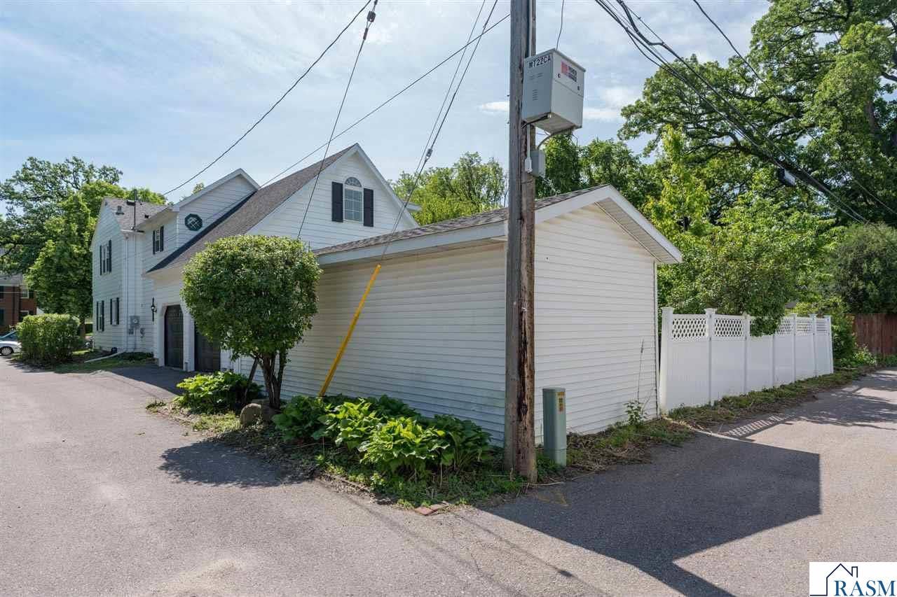 718 Baker Avenue, Mankato, MN 56001