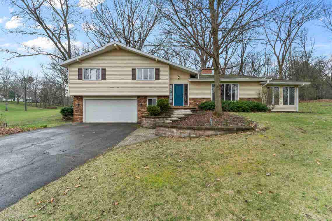 N7389 Hillendale Parkway, Beaver Dam, WI 53916 | MLS # 1998802