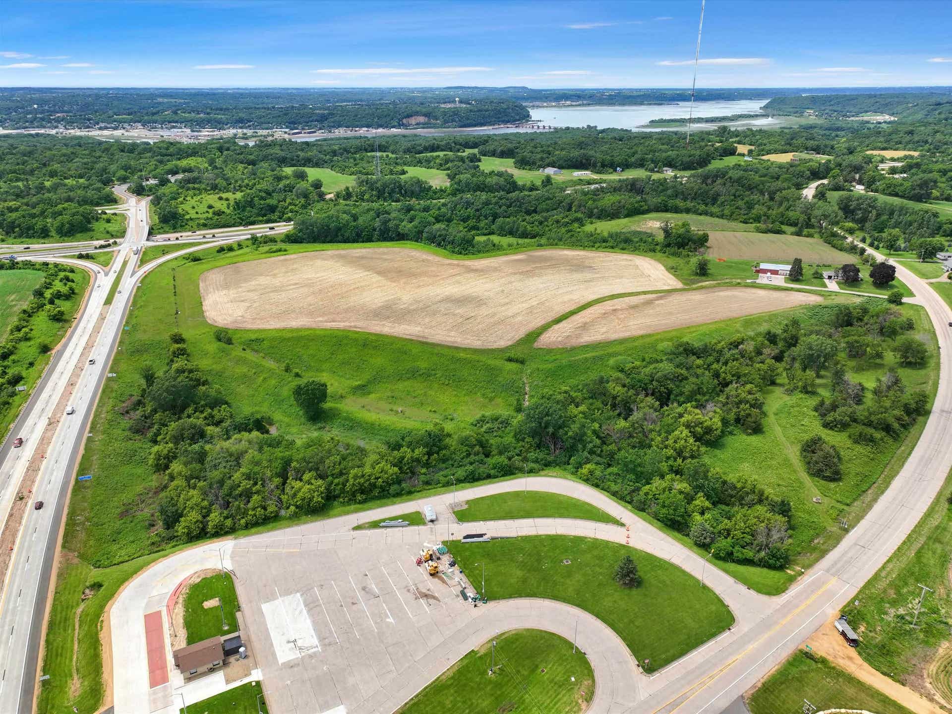 527 Badger Road, Hazel Green, WI 53811