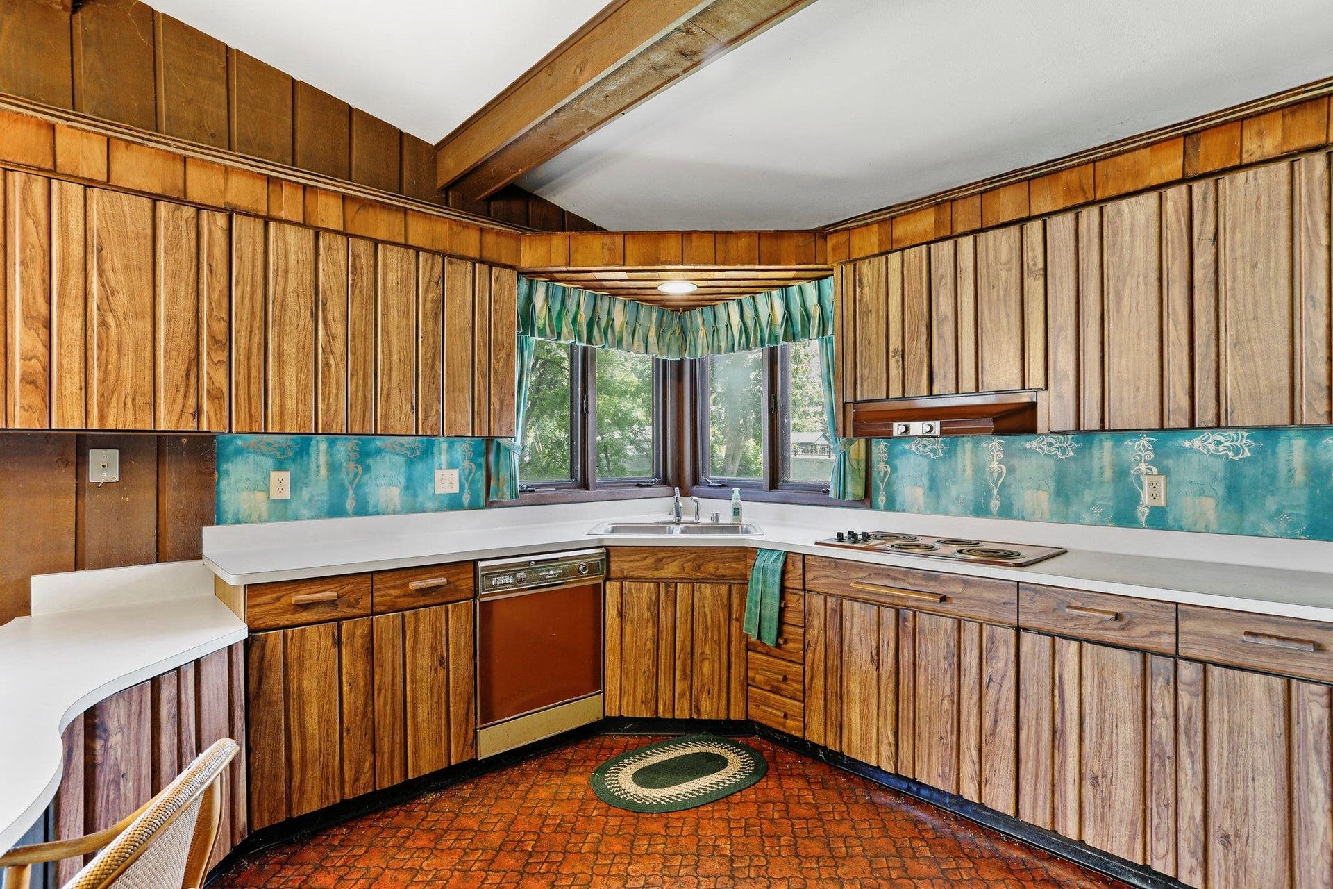 6411 Winnequah Road, Monona, WI 53716