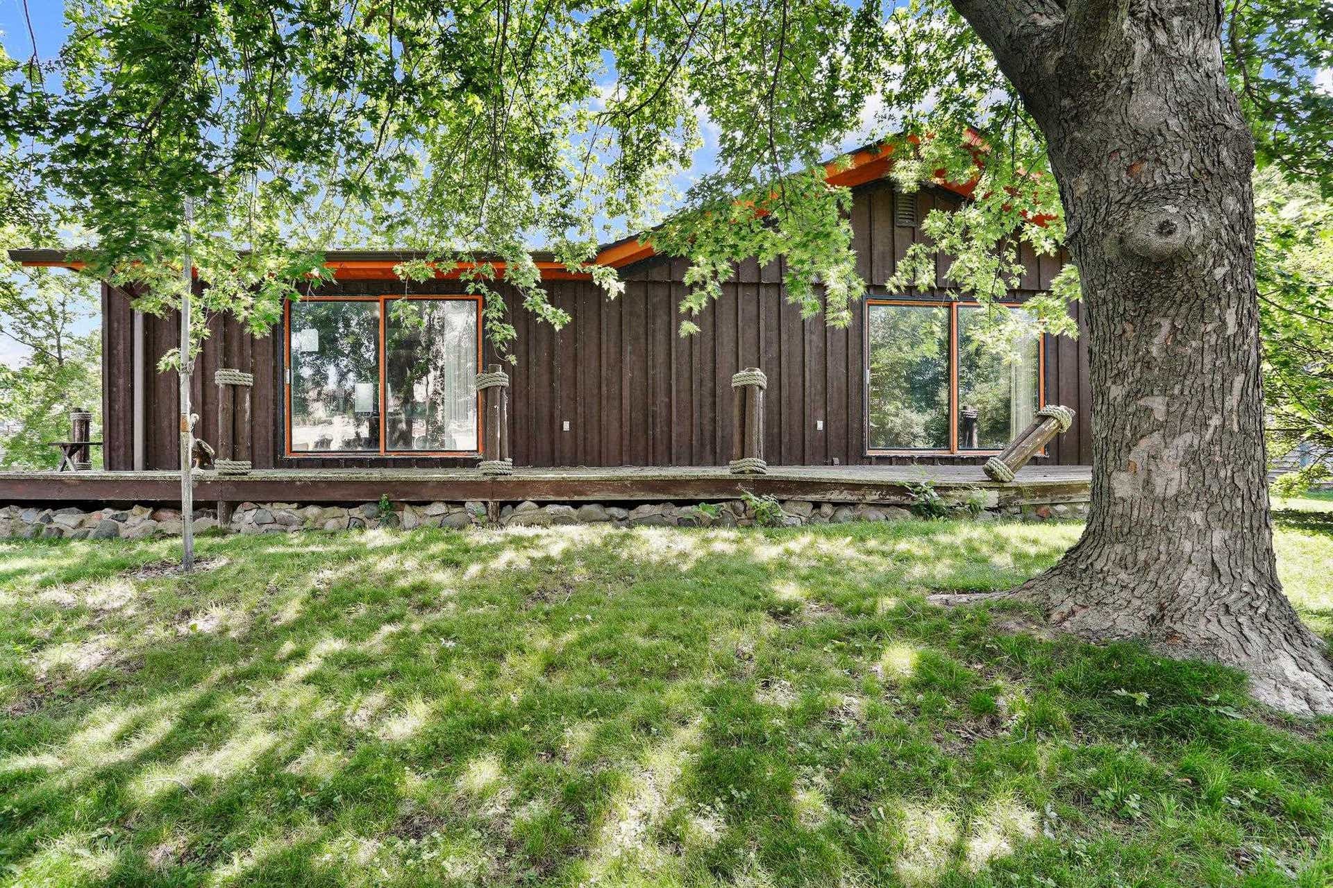 6411 Winnequah Road, Monona, WI 53716