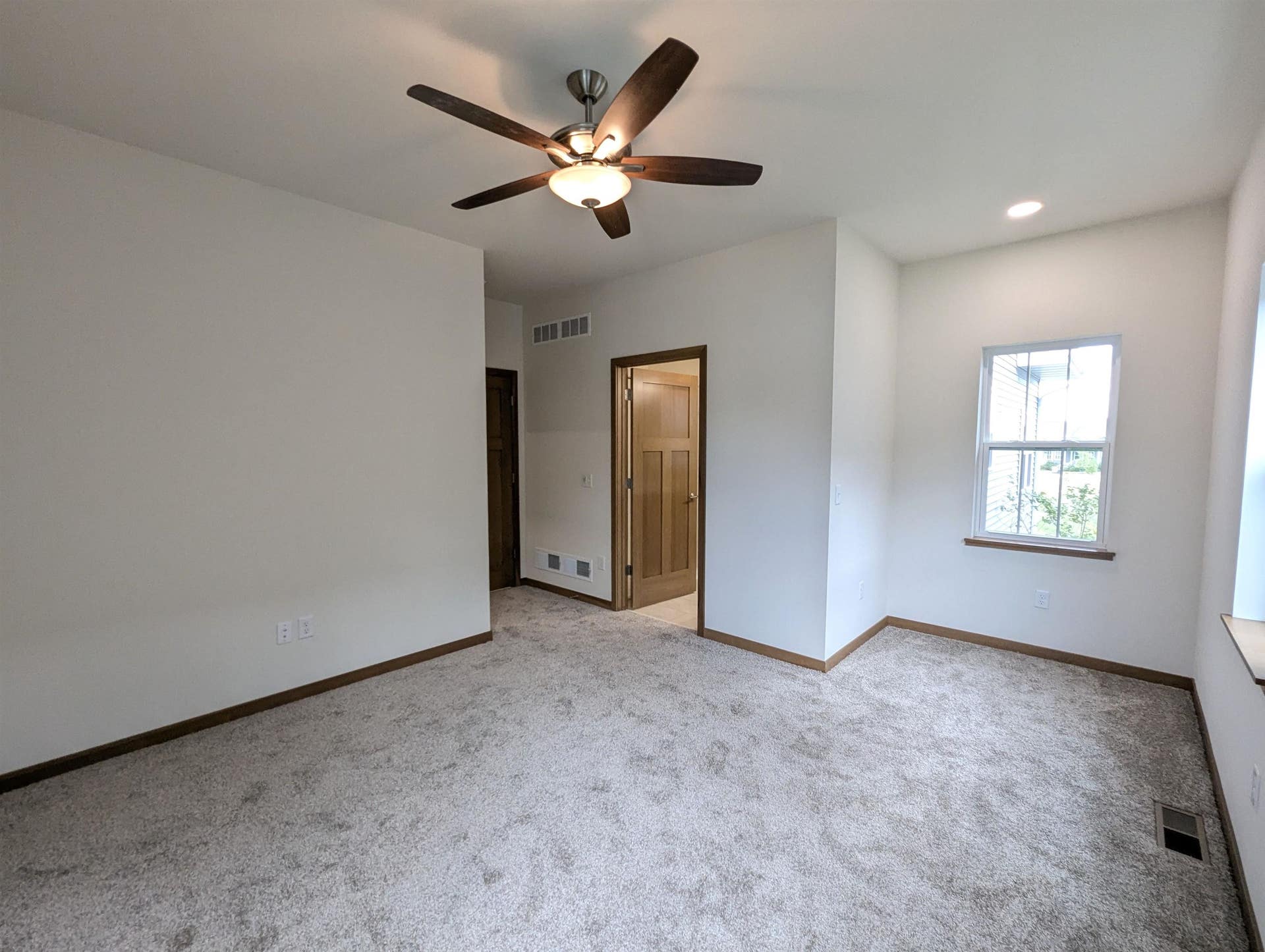 14 Bluestem Pass, Mount Horeb, WI 53572