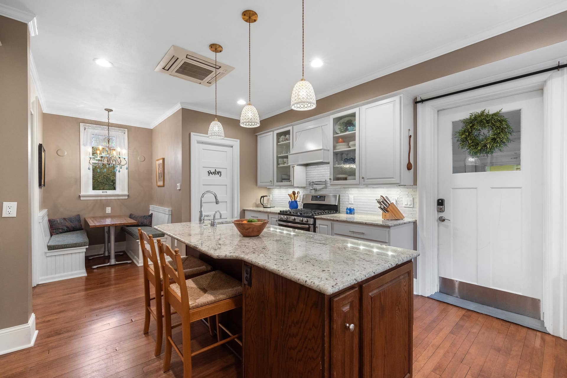 611 E Walnut Street, Horicon, WI 53032-1221