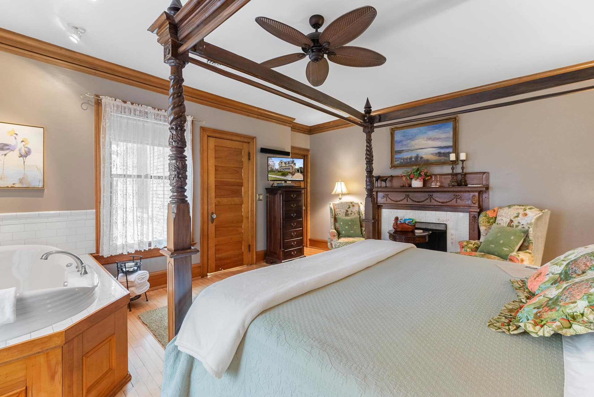 611 E Walnut Street, Horicon, WI 53032-1221