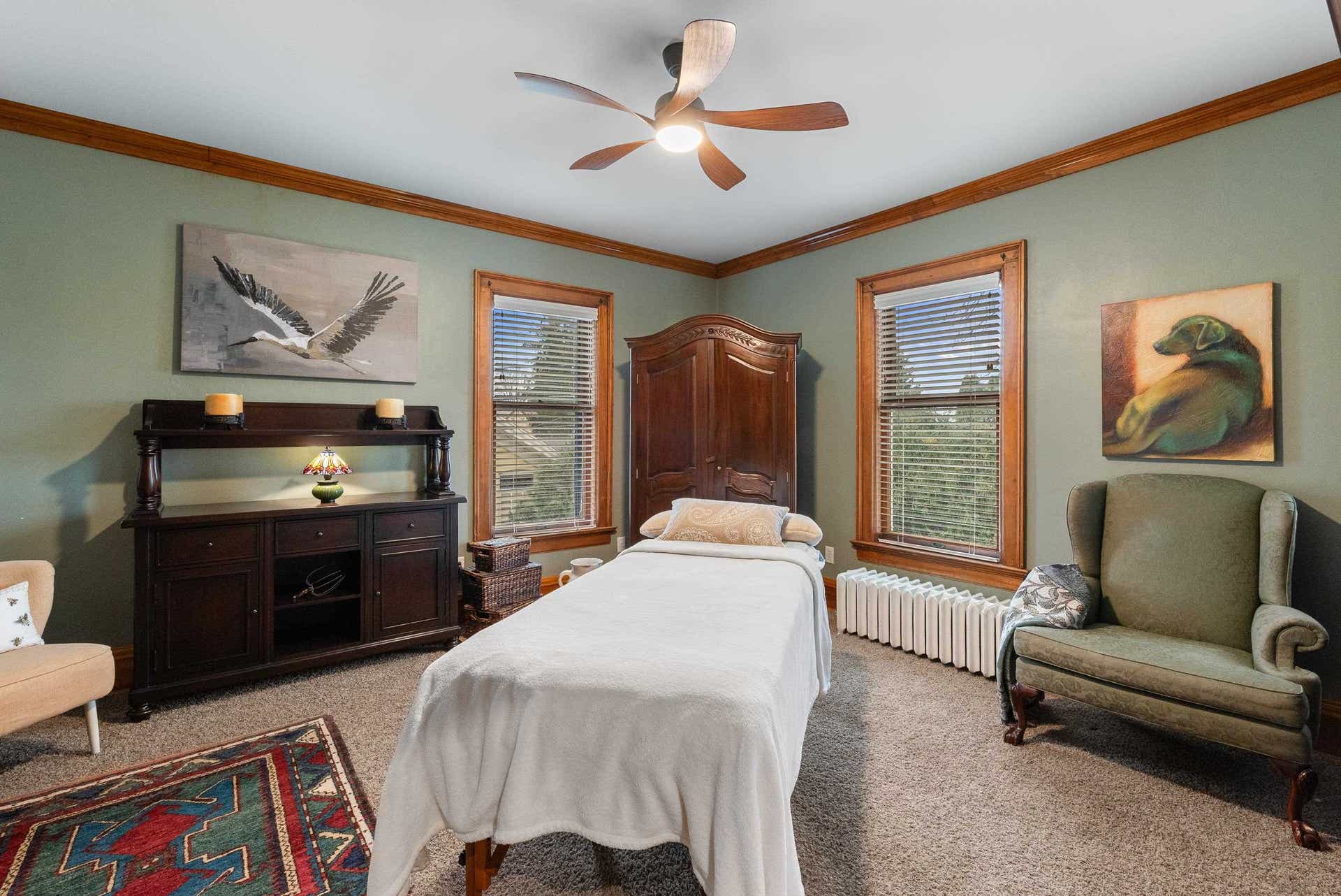 611 E Walnut Street, Horicon, WI 53032-1221