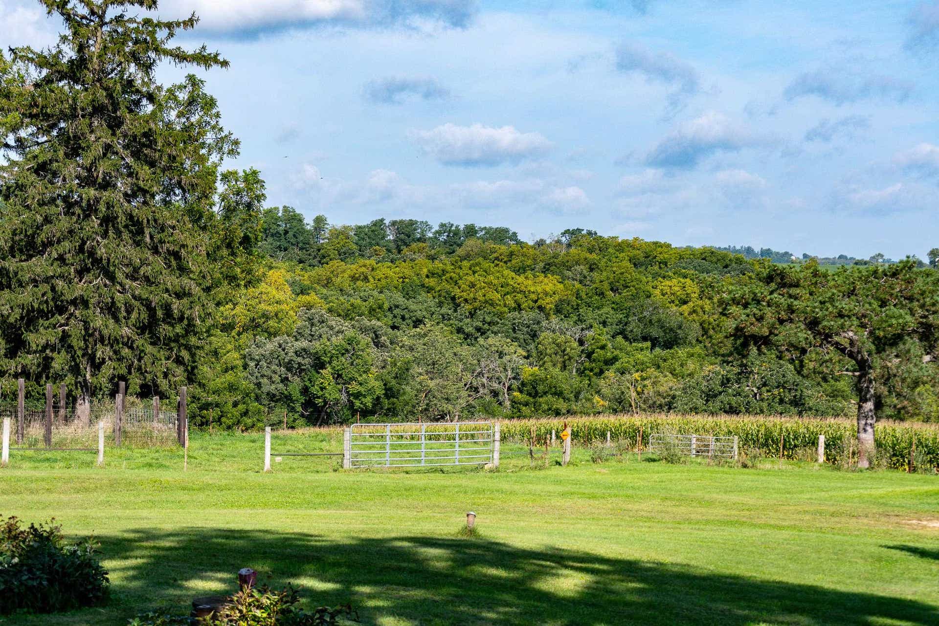 2542 County Road P, Springdale, WI 53593