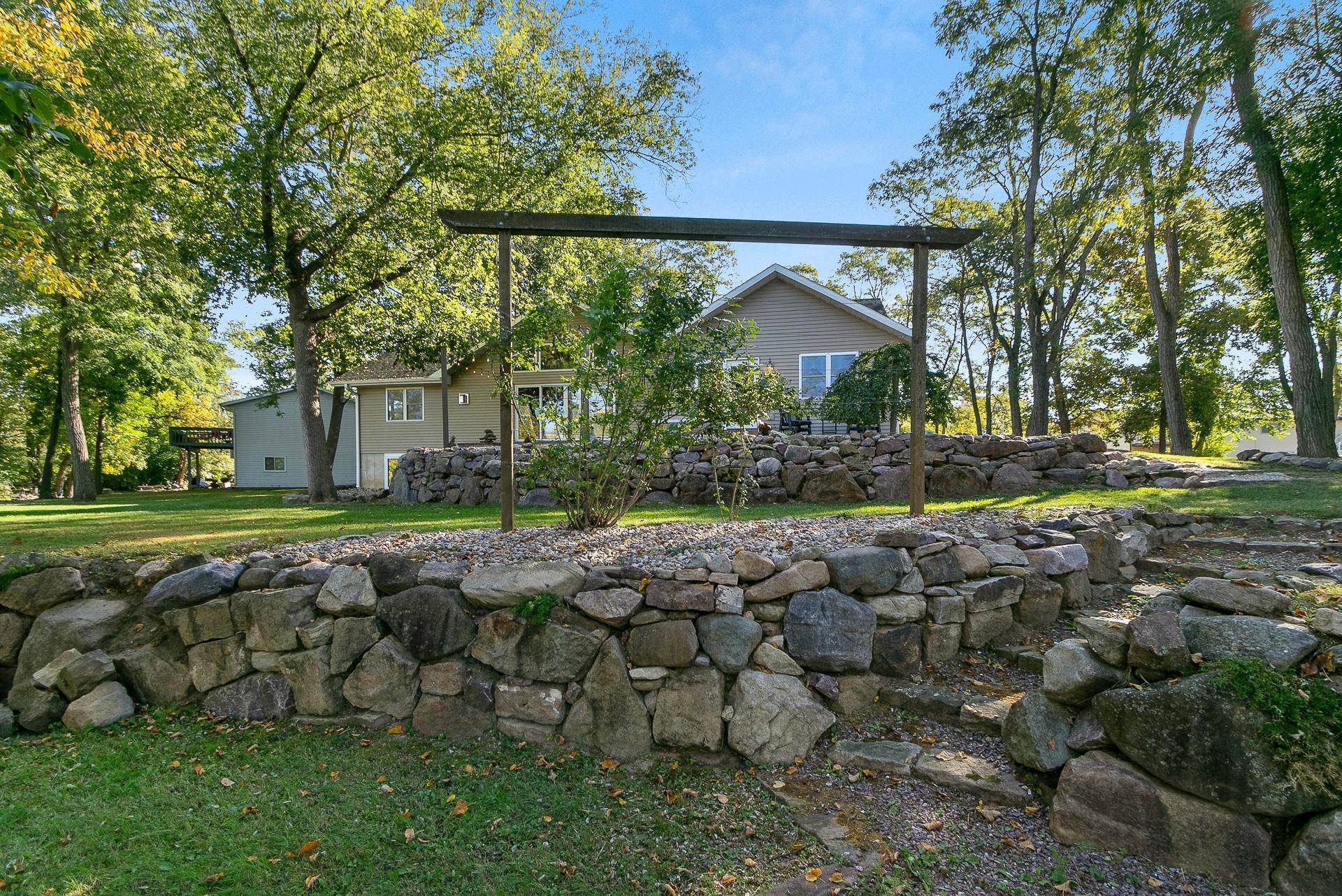 831 Island Court, Baraboo, WI 53913