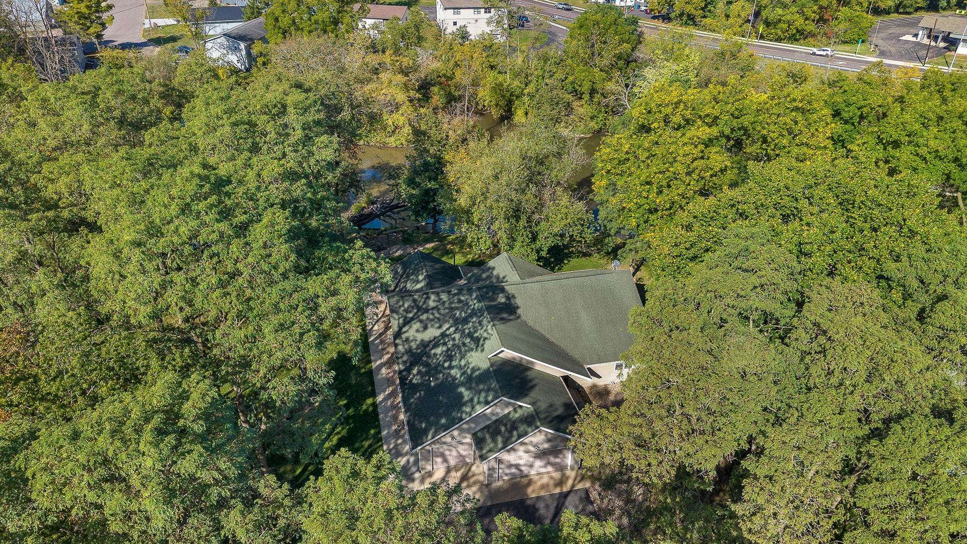 831 Island Court, Baraboo, WI 53913