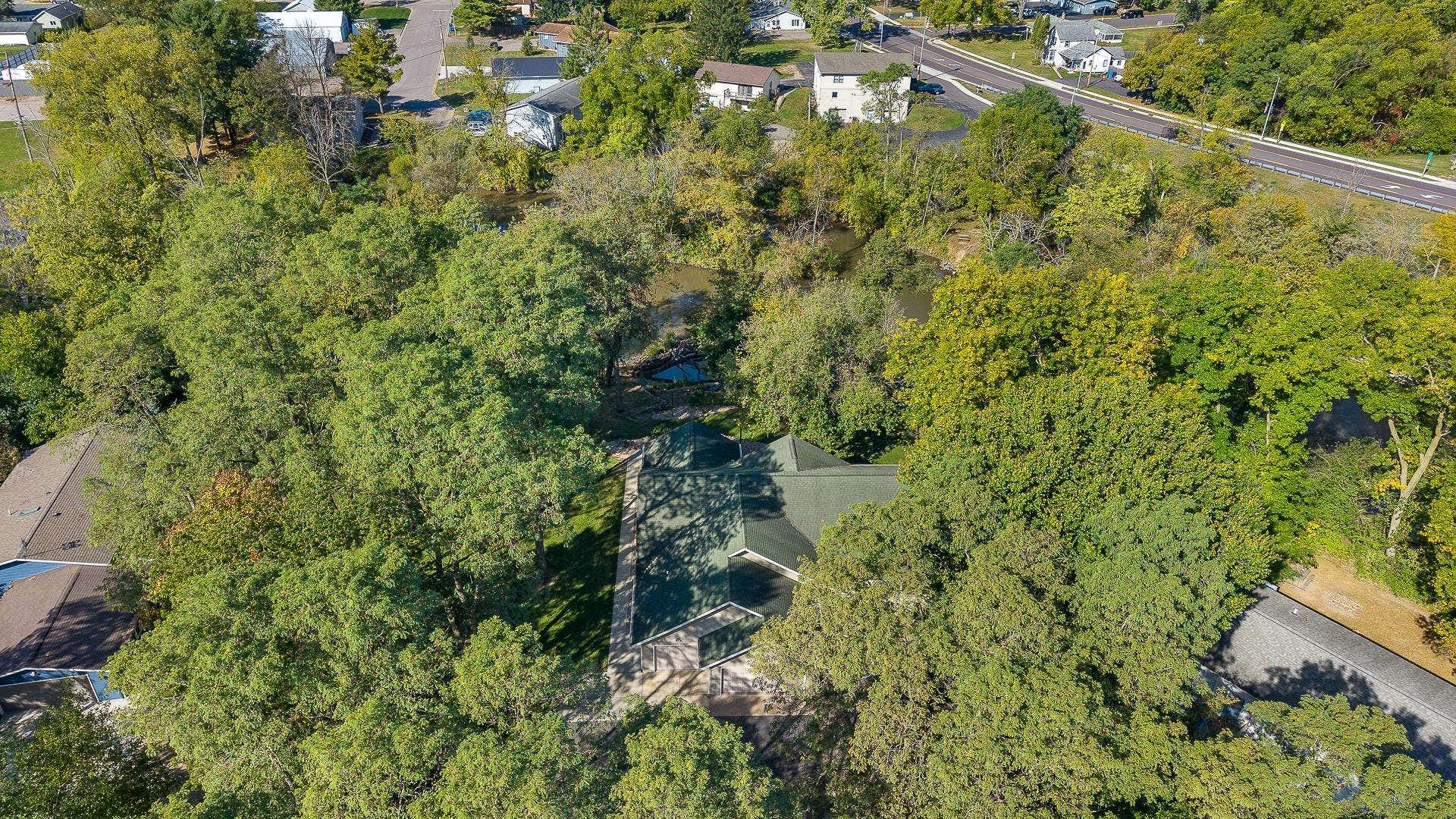 831 Island Court, Baraboo, WI 53913