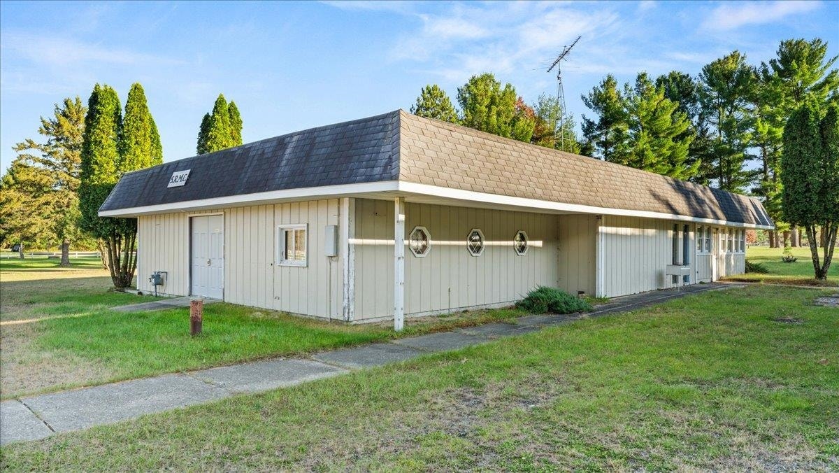 10555 Freedom Rd, Byron, WI 54660