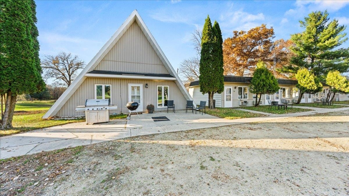 10555 Freedom Rd, Byron, WI 54660