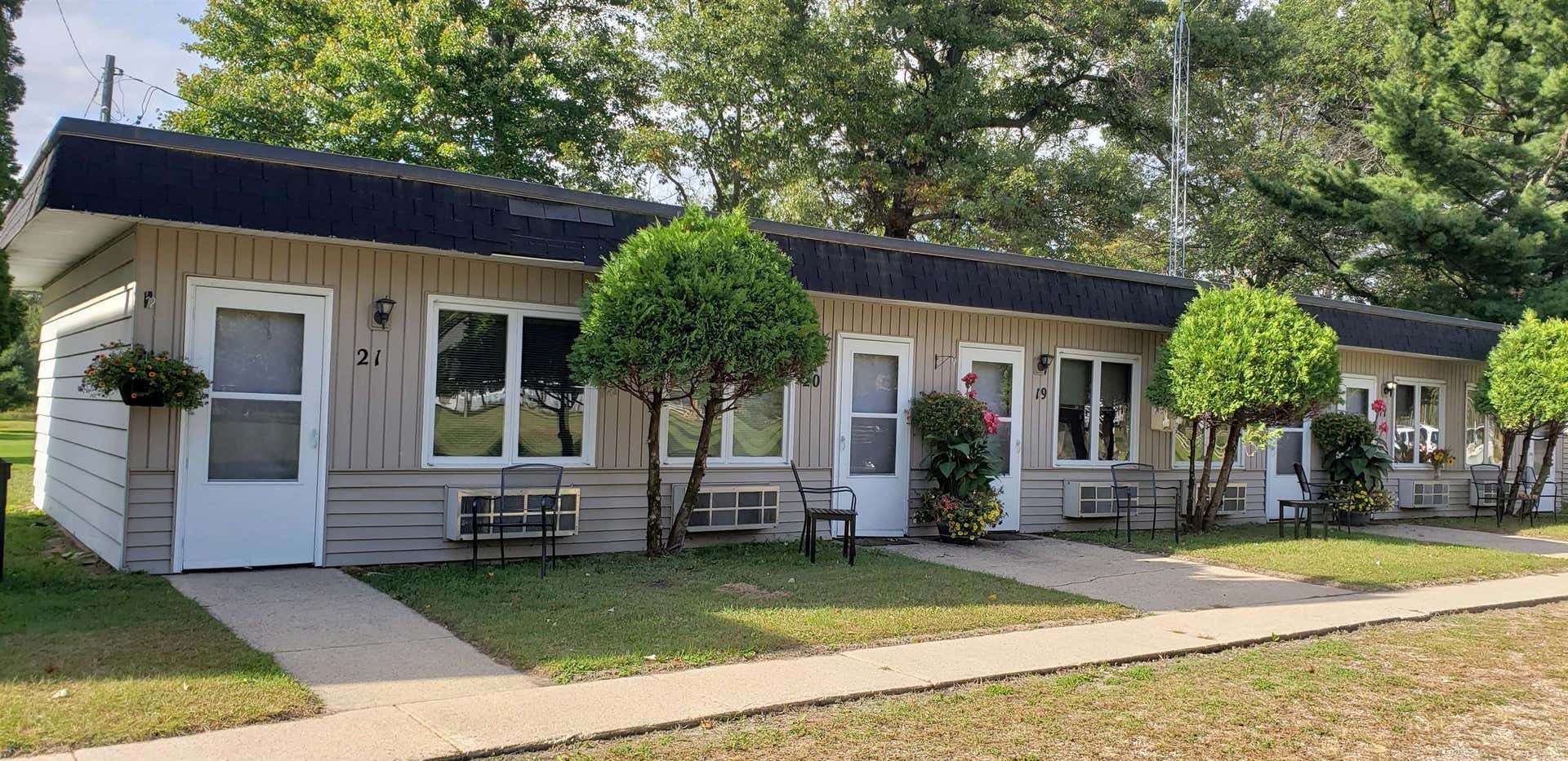 10555 Freedom Rd, Byron, WI 54660