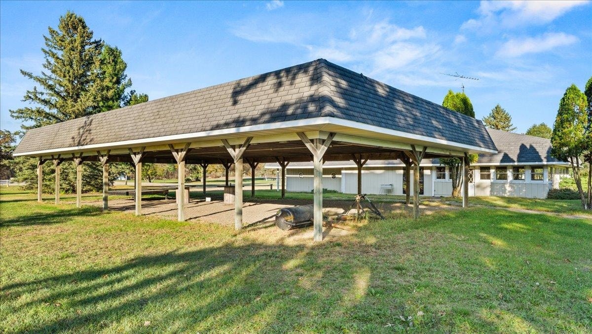 10555 Freedom Rd, Byron, WI 54660