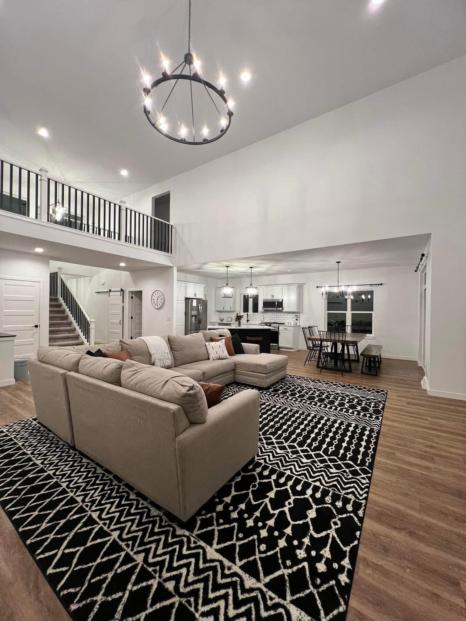 1381 N Pine Street, Sun Prairie, WI 53590-0000