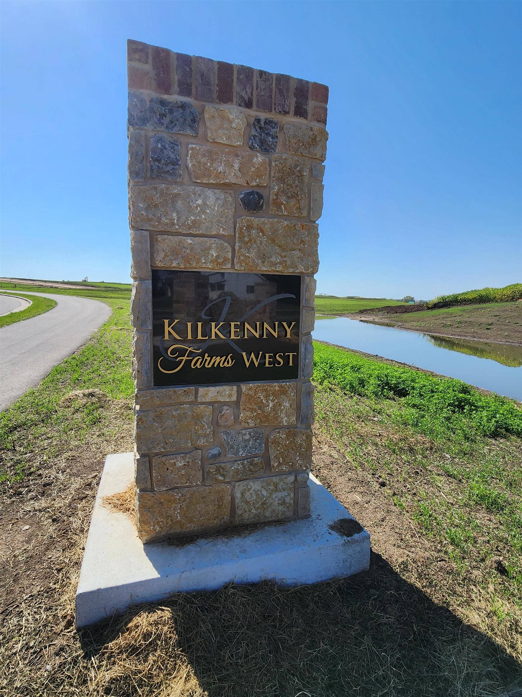 1600 Schreiner Lane, Waunakee, WI 53597