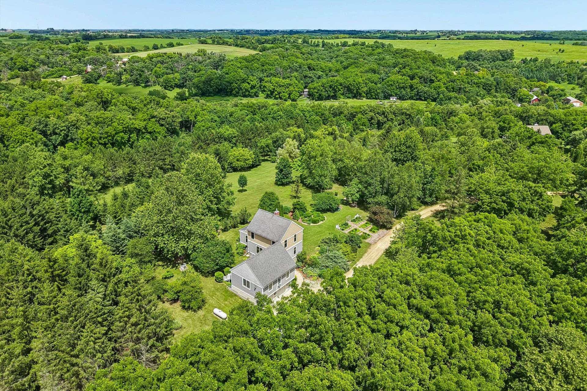 9224 Fargo Road, Springdale, WI 53572