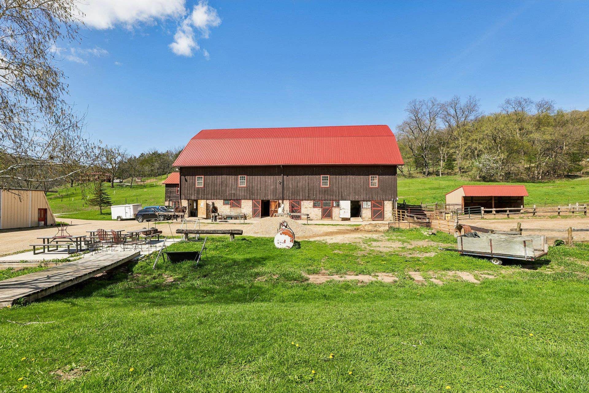 6604 Shower Road, Mazomanie, WI 53560-9675
