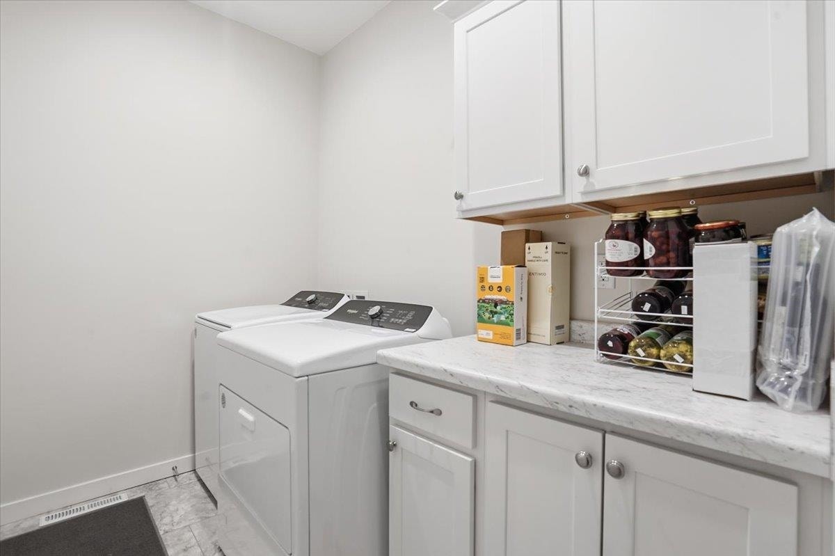 1206 Tivoli Circle, Oregon, WI 53575