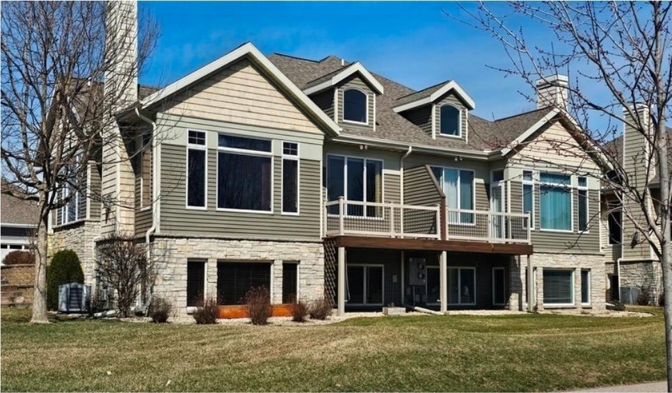 440 Grandview Drive, Waunakee, WI 53597-2823