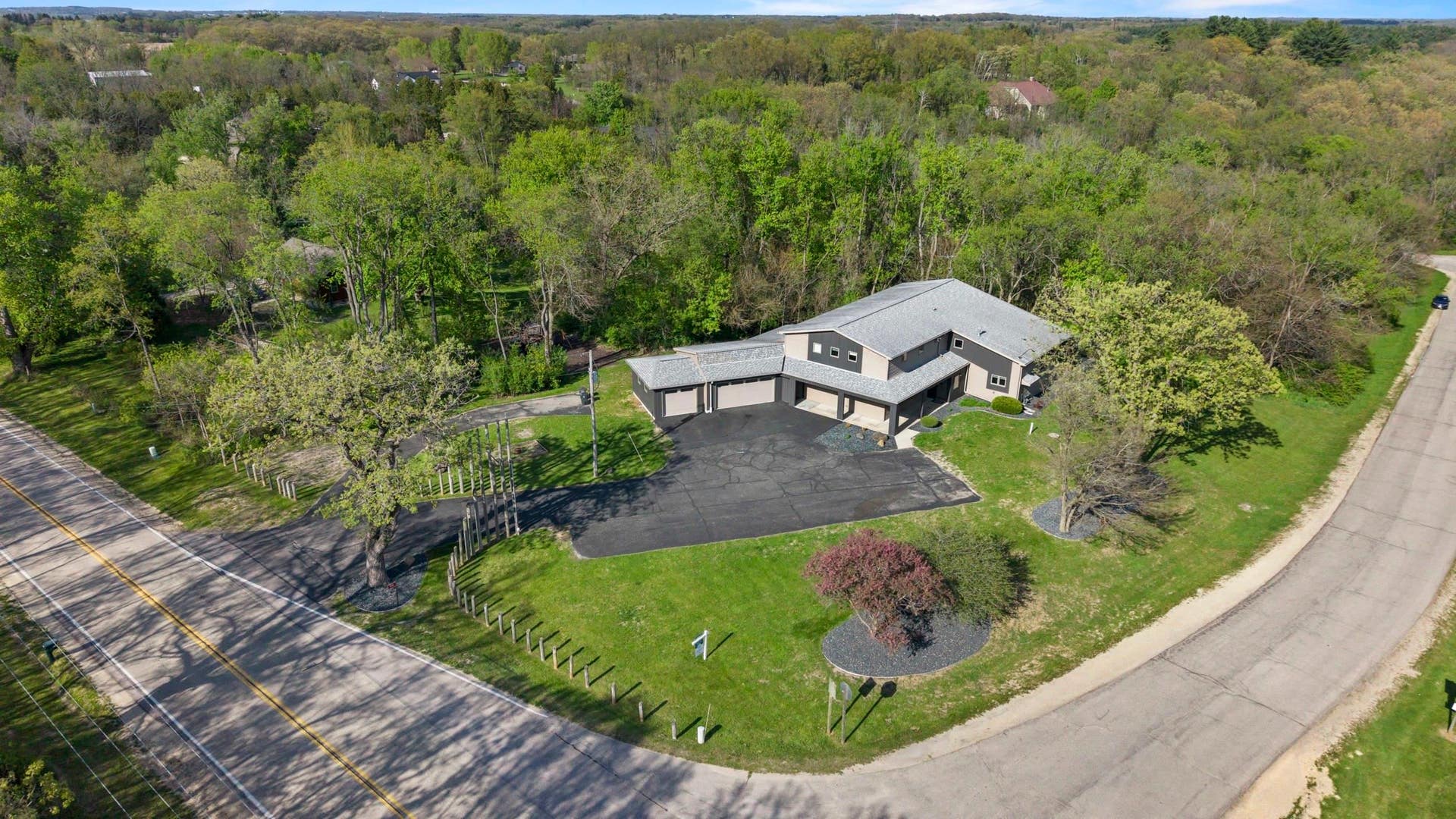 5416 N County Road H, Janesville, WI 53548