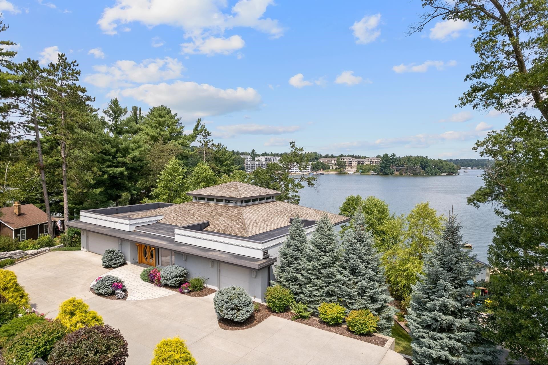 521 Canyon Circle, Lake Delton, WI 53965