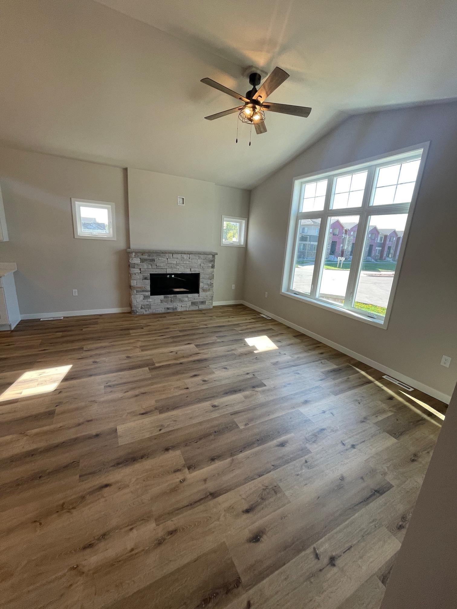 827 Vineyard Drive, Cambridge, WI 53523