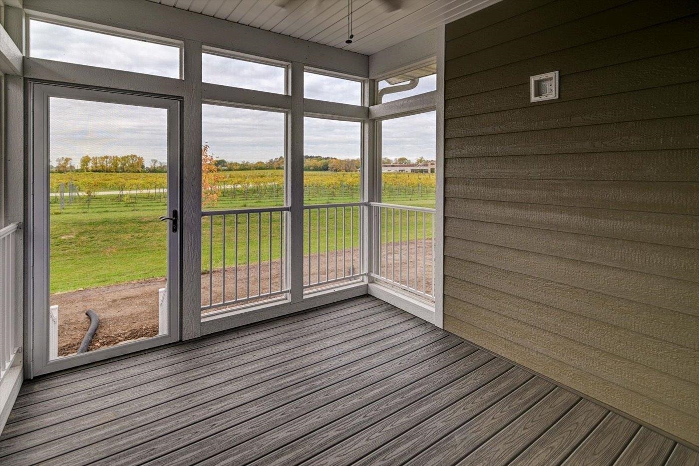 825 Vineyard Drive, Cambridge, WI 53523